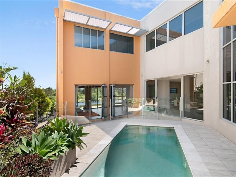 5026 Emerald Island Drive, Carrara QLD 4211