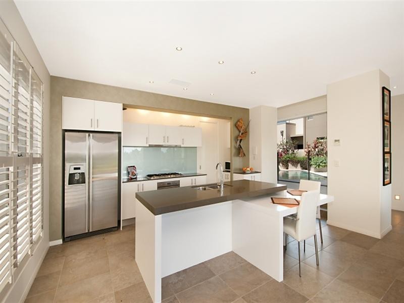 5026 Emerald Island Drive, Carrara QLD 4211