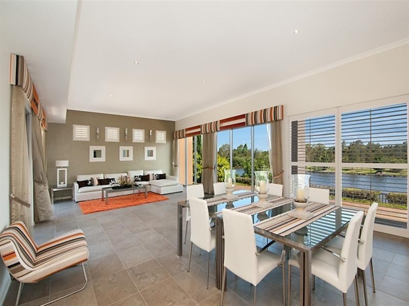 5026 Emerald Island Drive, Carrara QLD 4211