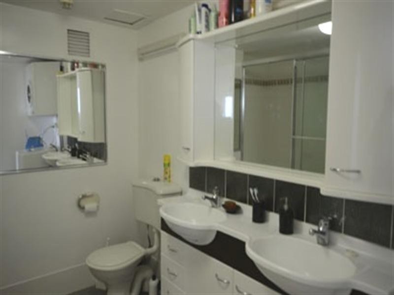 908/70 Remembrance Drive, Surfers Paradise QLD 4217