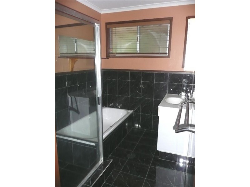 Highland Park QLD 4211