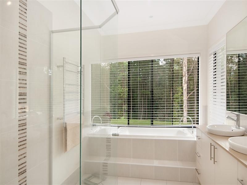 16a Country Crescent, Nerang QLD 4211