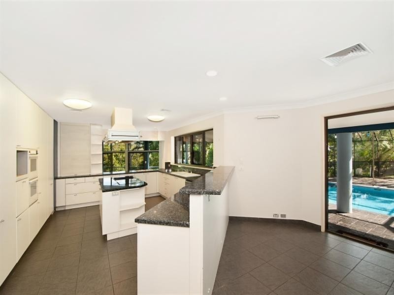 11 Bellara Street, Ashmore QLD 4214