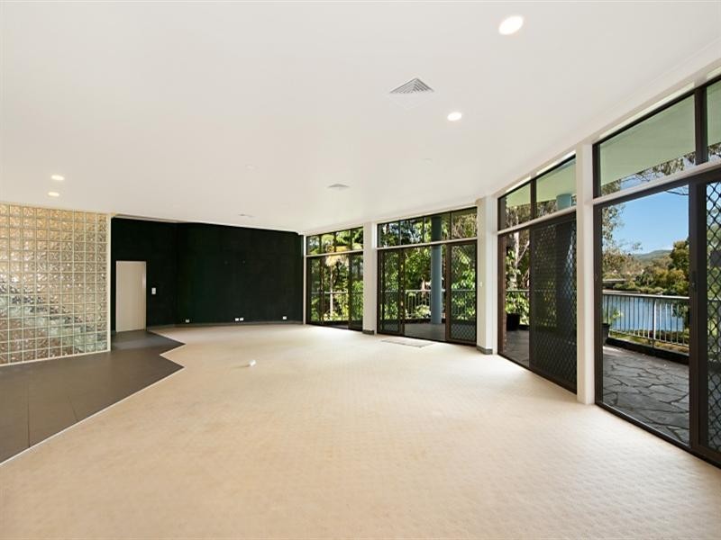 11 Bellara Street, Ashmore QLD 4214