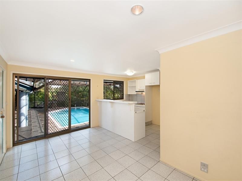 11 Bellara Street, Ashmore QLD 4214