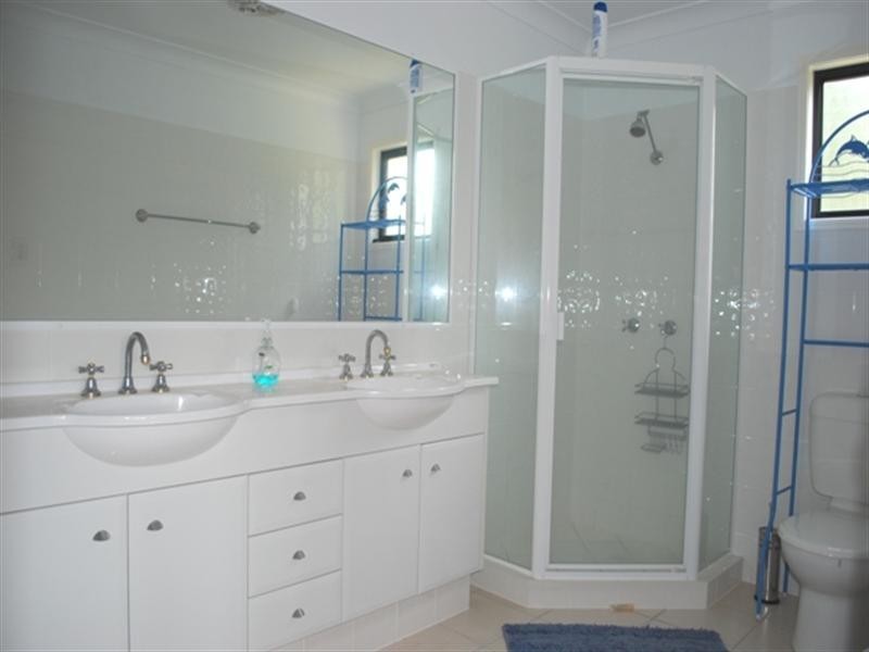 Highland Park QLD 4211