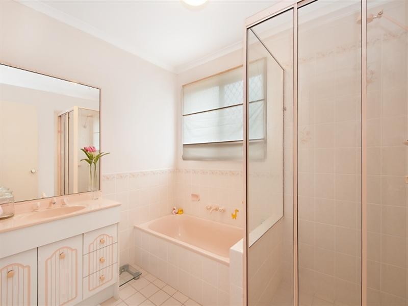 11 Baltimore Court, Carrara QLD 4211