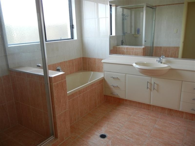 Highland Park QLD 4211