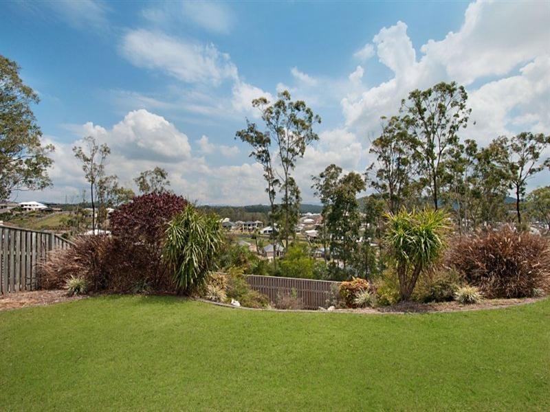 54 Harmsworth Road, Pacific Pines QLD 4211