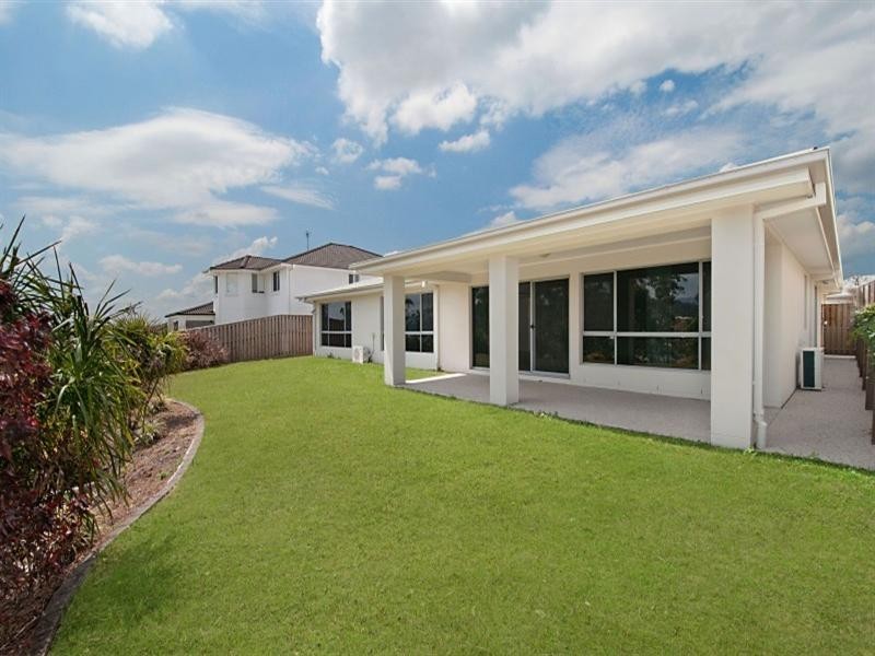 54 Harmsworth Road, Pacific Pines QLD 4211