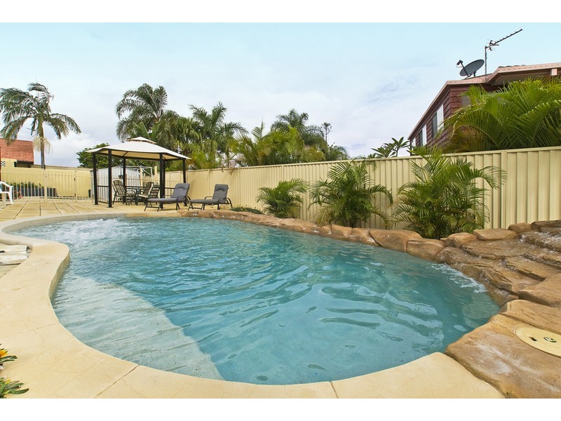 4 Barrine Drive, Worongary QLD 4213