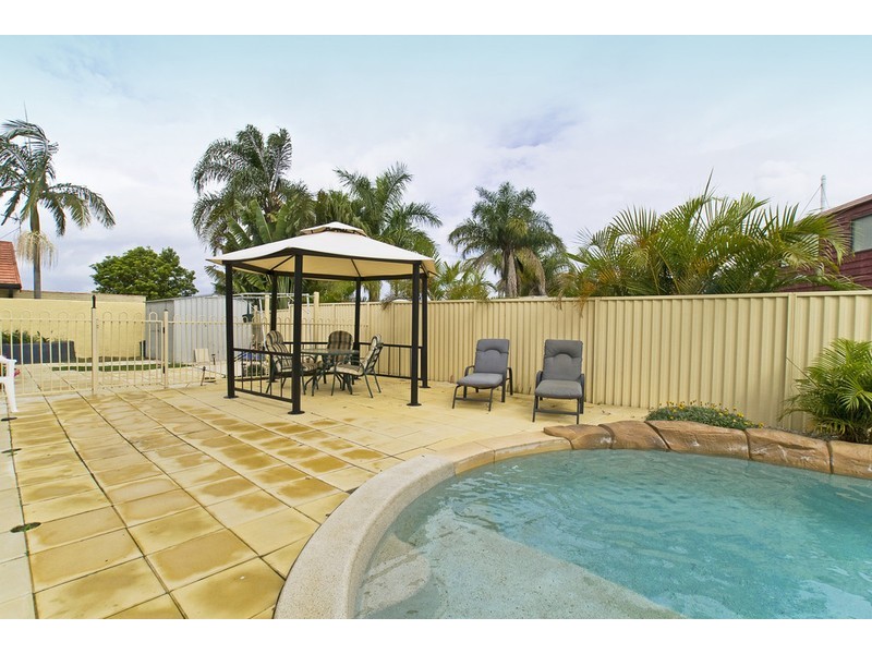 4 Barrine Drive, Worongary QLD 4213