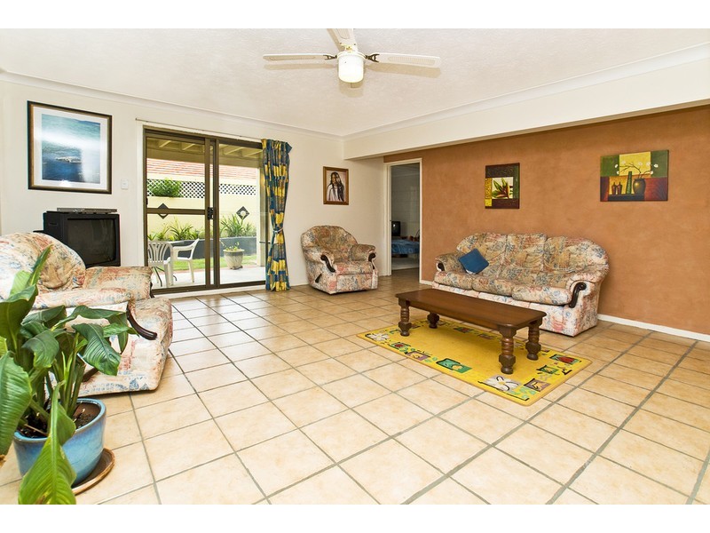 4 Barrine Drive, Worongary QLD 4213