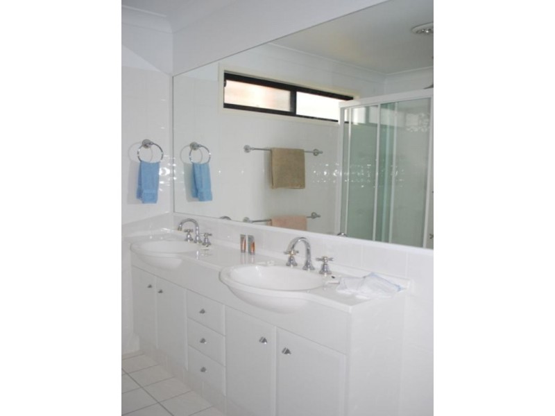 Highland Park QLD 4211