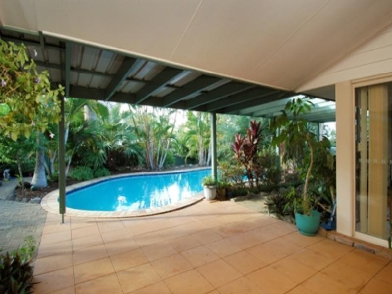 4 Marla Way, Carrara QLD 4211