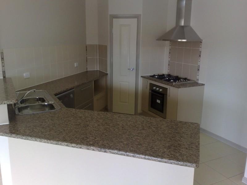 3 Spring Brook Avenue, Redlynch QLD 4870