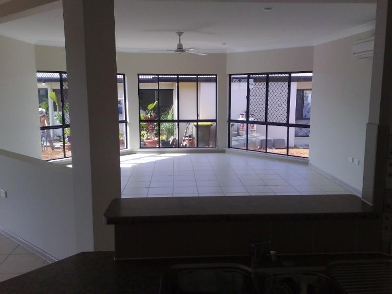 3 Spring Brook Avenue, Redlynch QLD 4870