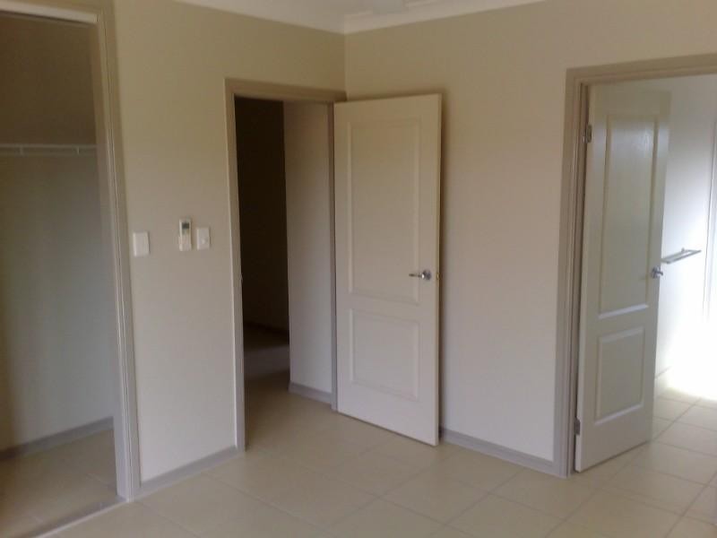 3 Spring Brook Avenue, Redlynch QLD 4870