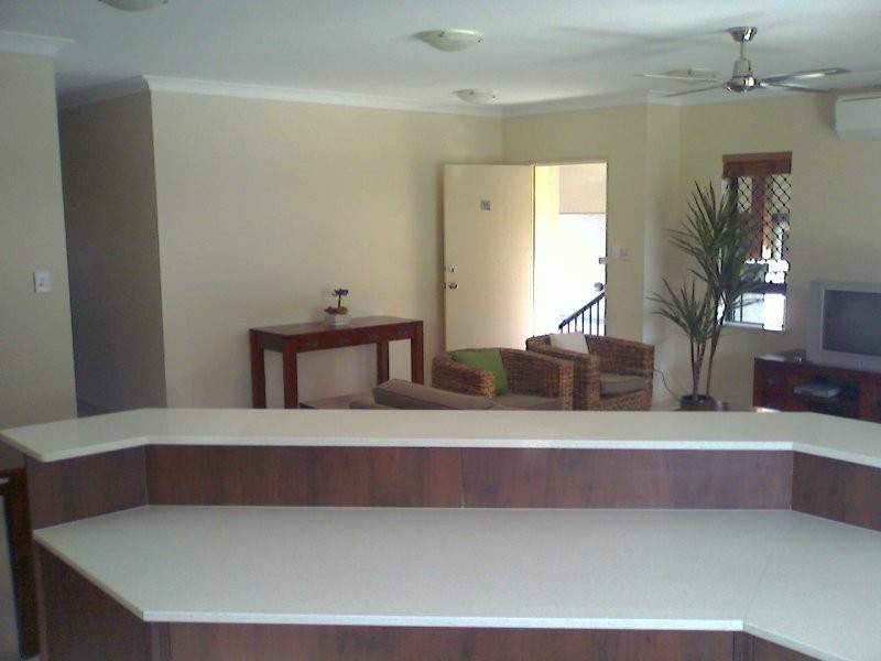 33/1 Robson Street, Mooroobool QLD 4870