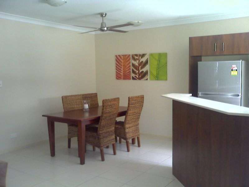 33/1 Robson Street, Mooroobool QLD 4870