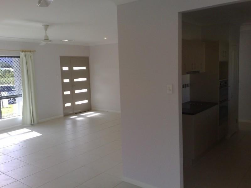 25-29 Tyrconnell Crescent, Redlynch QLD 4870