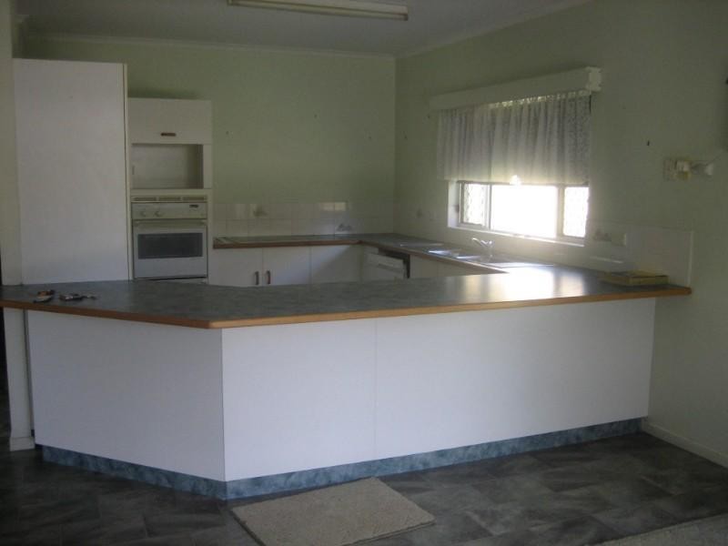 19 Satinash Close, Redlynch QLD 4870