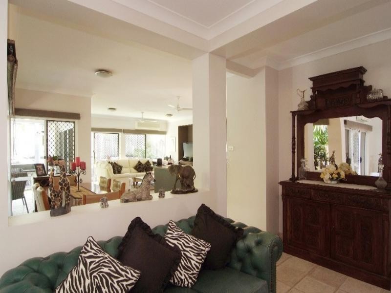 20 Macarthur Close, Palm Cove QLD 4879