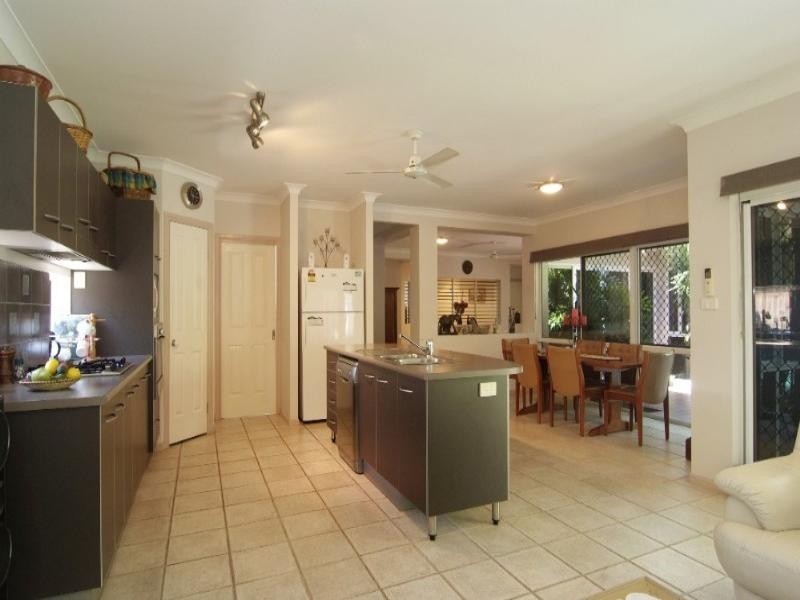 20 Macarthur Close, Palm Cove QLD 4879