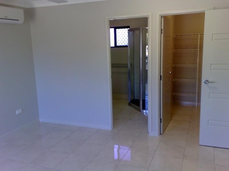 33 Norwood Crescent, Trinity Park QLD 4879