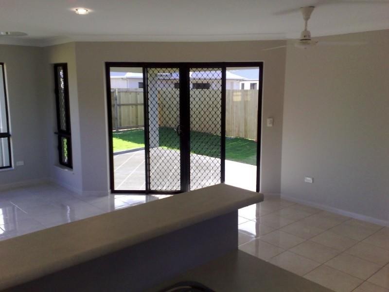 33 Norwood Crescent, Trinity Park QLD 4879