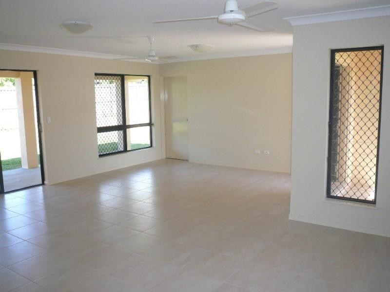 5 Valla Close, Kewarra Beach QLD 4879