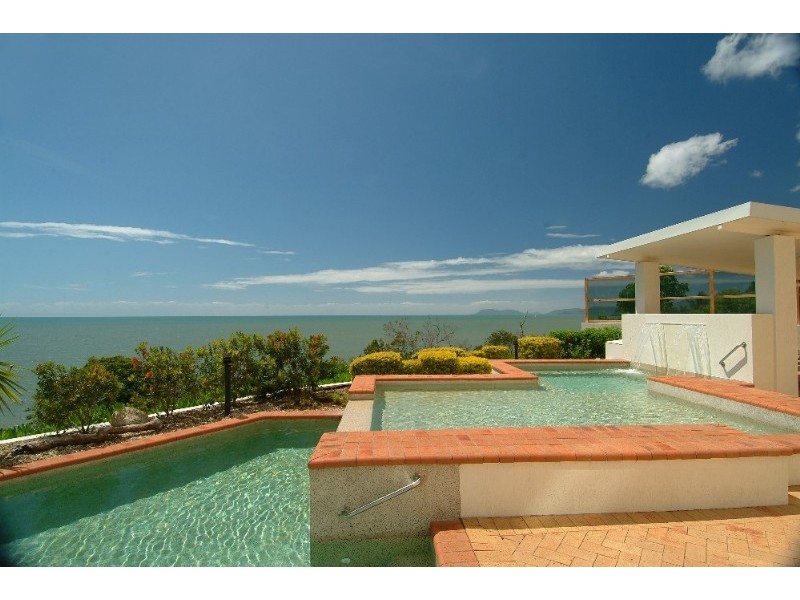 Trinity Beach QLD 4879