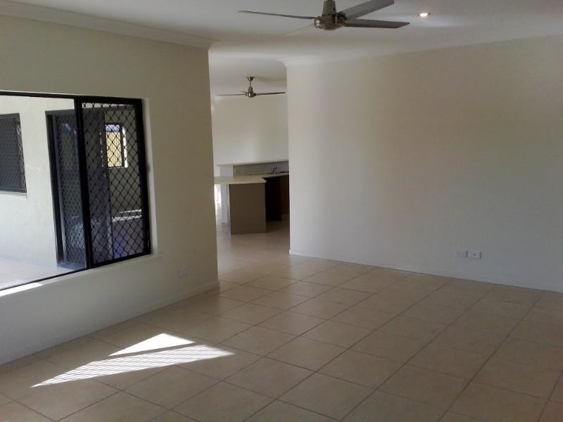 9 Chystanthus Street, Trinity Park QLD 4879