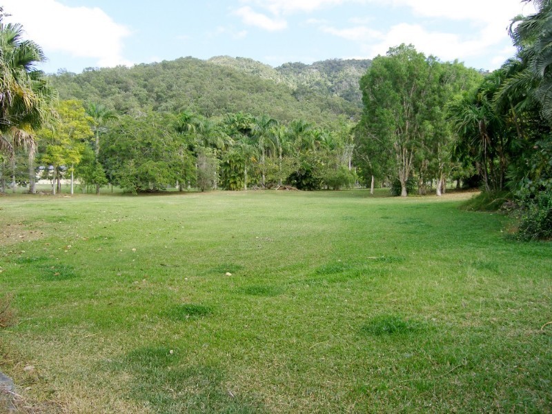 Clifton Beach QLD 4879