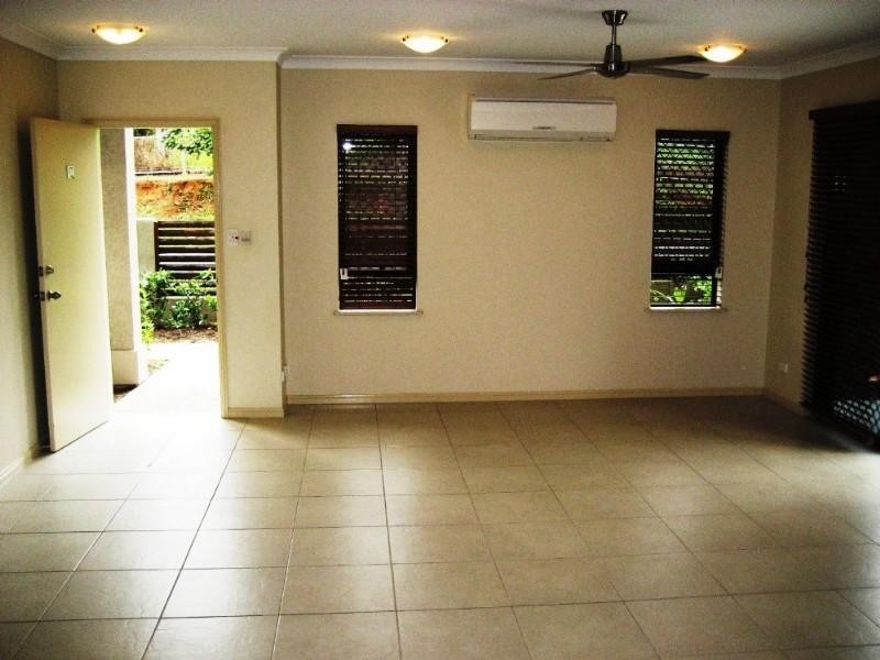 37/1 Robson Street, Mooroobool QLD 4870