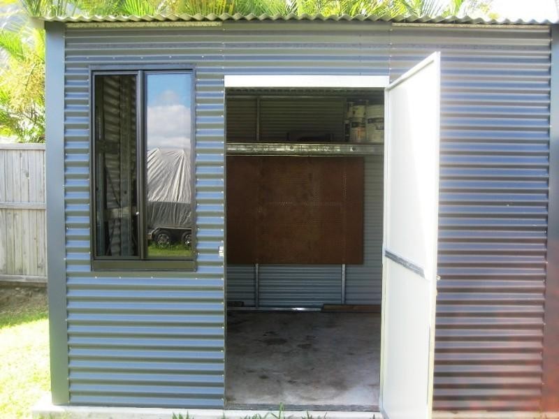 4 Kentia Street, Palm Cove QLD 4879