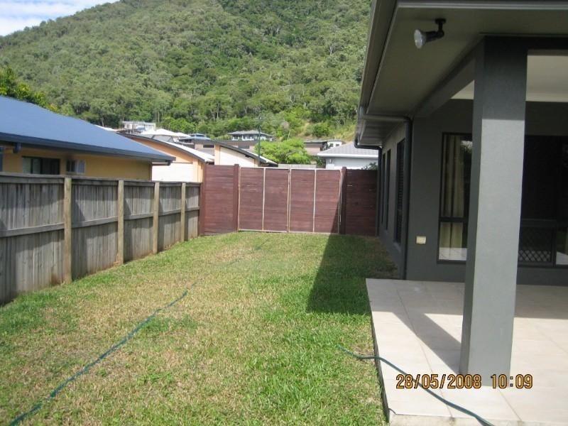 4 Kentia Street, Palm Cove QLD 4879