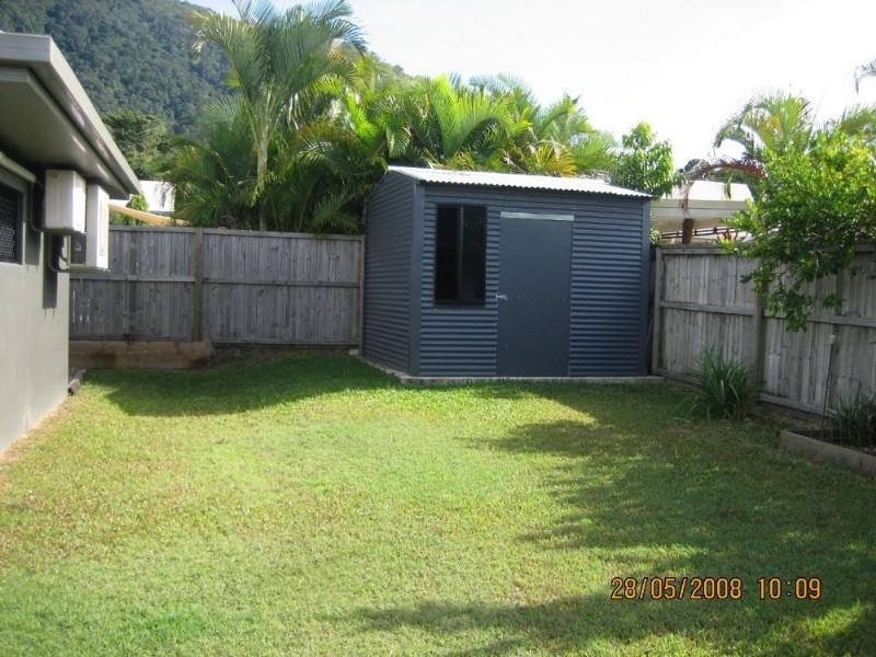 4 Kentia Street, Palm Cove QLD 4879