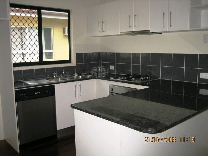 3/7 Tenni Street, Redlynch QLD 4870