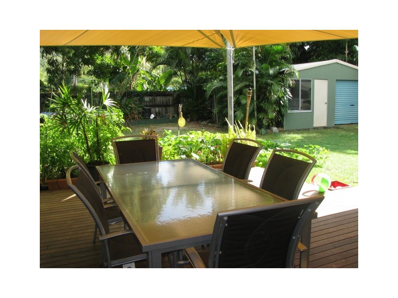 10 Tudor Close, Trinity Park QLD 4879