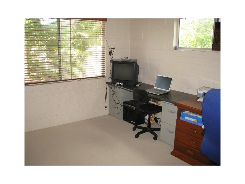 10 Tudor Close, Trinity Park QLD 4879