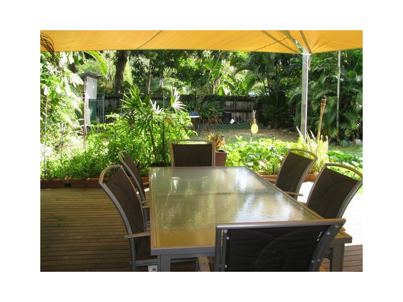 10 Tudor Close, Trinity Park QLD 4879