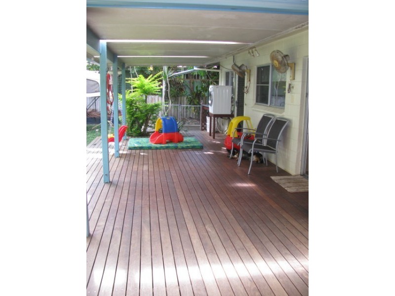 10 Tudor Close, Trinity Park QLD 4879