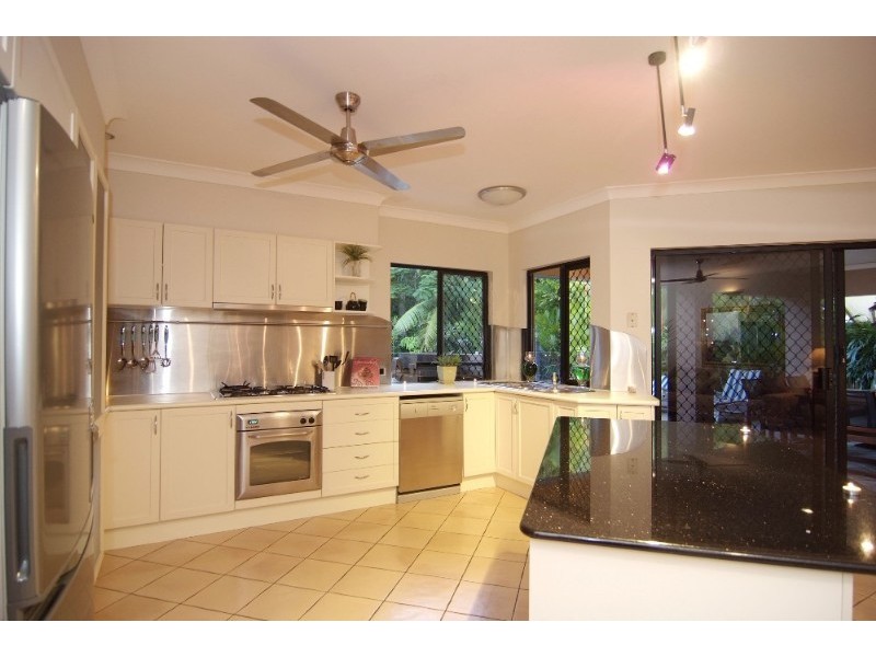 Clifton Beach QLD 4879