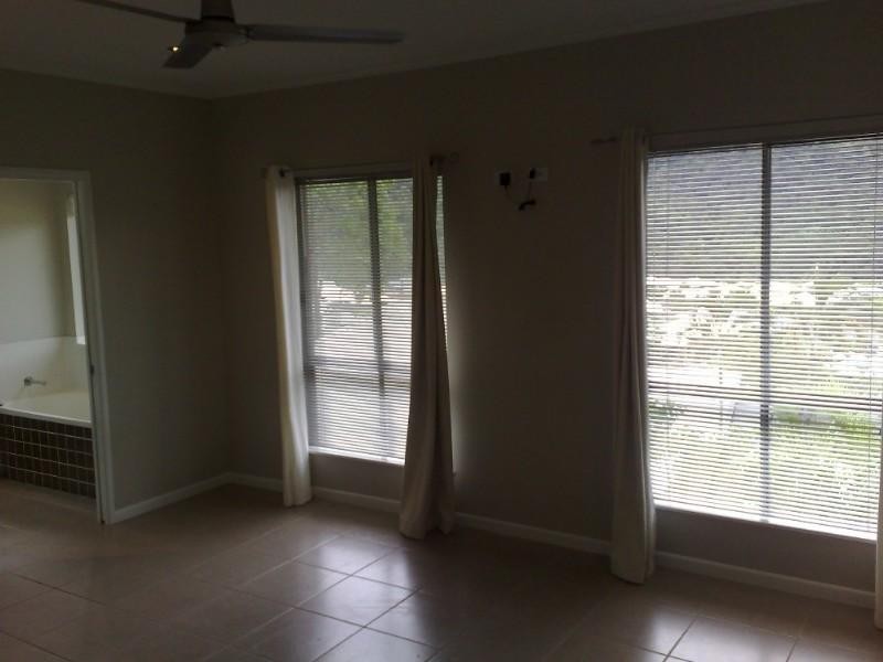 14 Willie Ming Close, Redlynch QLD 4870