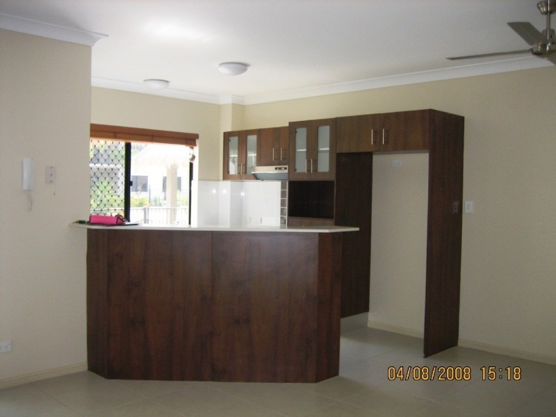 26/1 Robson Street, Mooroobool QLD 4870