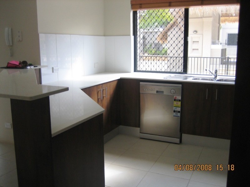 26/1 Robson Street, Mooroobool QLD 4870