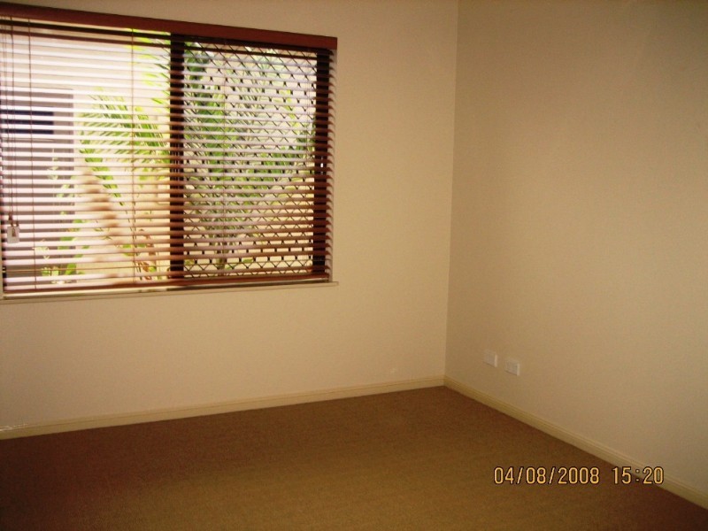 26/1 Robson Street, Mooroobool QLD 4870