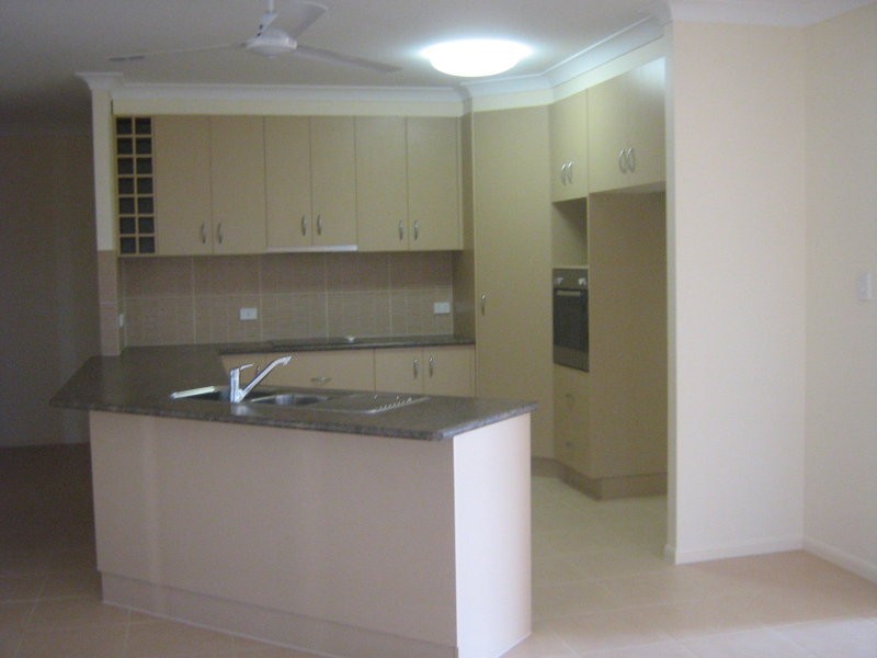 5 Buckinghamia Close, Redlynch QLD 4870