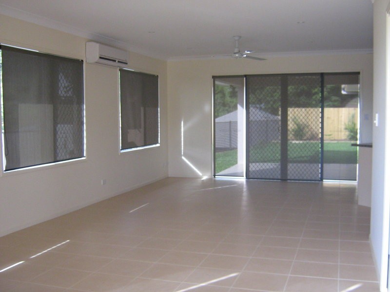 5 Buckinghamia Close, Redlynch QLD 4870